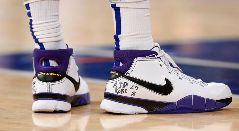 Knicks forward Marcus Morris wrote a tribute on his shoes to Kobe Bryant. Knicks forward Marcus Morris wrote a tribute on his shoes to Kobe Bryant.