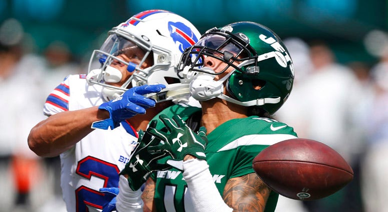 Jets wide receiver Robby Anderson drops a pass against Bills cornerback Taron Johnson on Sept. 8, 2019, at MetLife Stadium. Jets wide receiver Robby Anderson drops a pass against Bills cornerback Taron Johnson on Sept. 8, 2019, at MetLife Stadium.