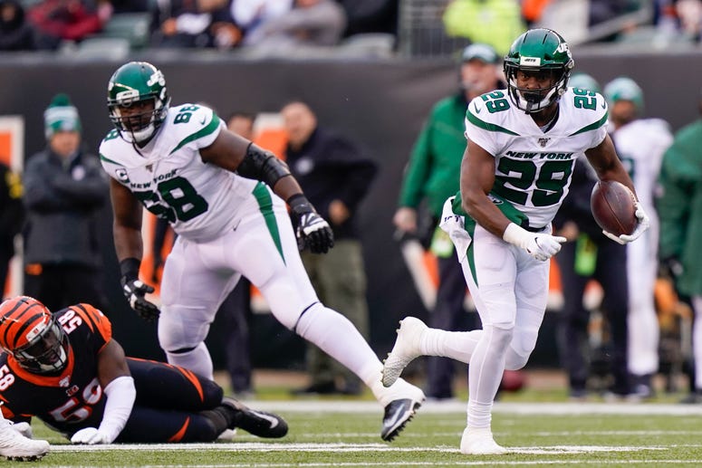 Bilal Powell of the Jets runs with the ball during the first half of NFL football game against the Cincinnati Bengals at Paul Brown Stadium on December 1, 2019 in Cincinnati, Ohio. Bilal Powell of the Jets runs with the ball during the first half of NFL football game against the Cincinnati Bengals at Paul Brown Stadium on December 1, 2019 in Cincinnati, Ohio.
