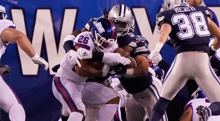 Giants running back Saquon Barkley runs in the 1st quarter against the Cowboys Nov 4, 2019; East Rutherford, NJ Giants running back Saquon Barkley runs in the 1st quarter against the Cowboys Nov 4, 2019; East Rutherford, NJ