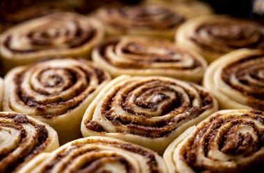 DOC SHOW AUDIO: Cinnamon Buns for Minooka!