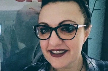 DOC SHOW AUDIO: Hair Help from Hilarie!