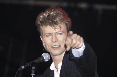 David Bowies "The Man Who Fell to Earth" will become a television series. David Bowies "The Man Who Fell to Earth" will become a television series.