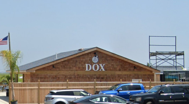 Dox bar Long Island
