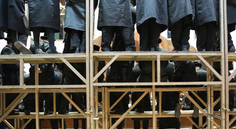 Yeshiva Jews praying