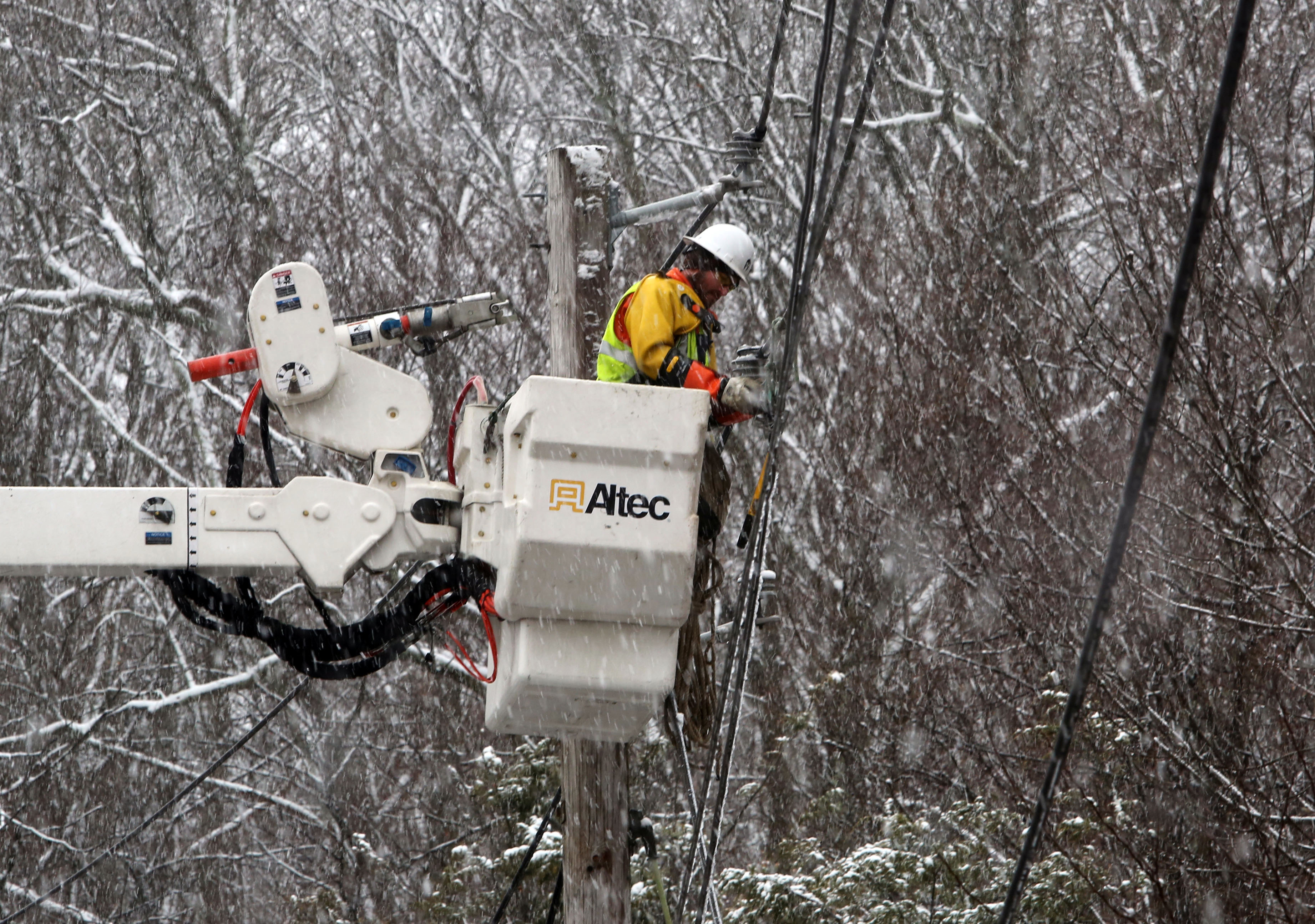 Crews work to restore power in Westchester