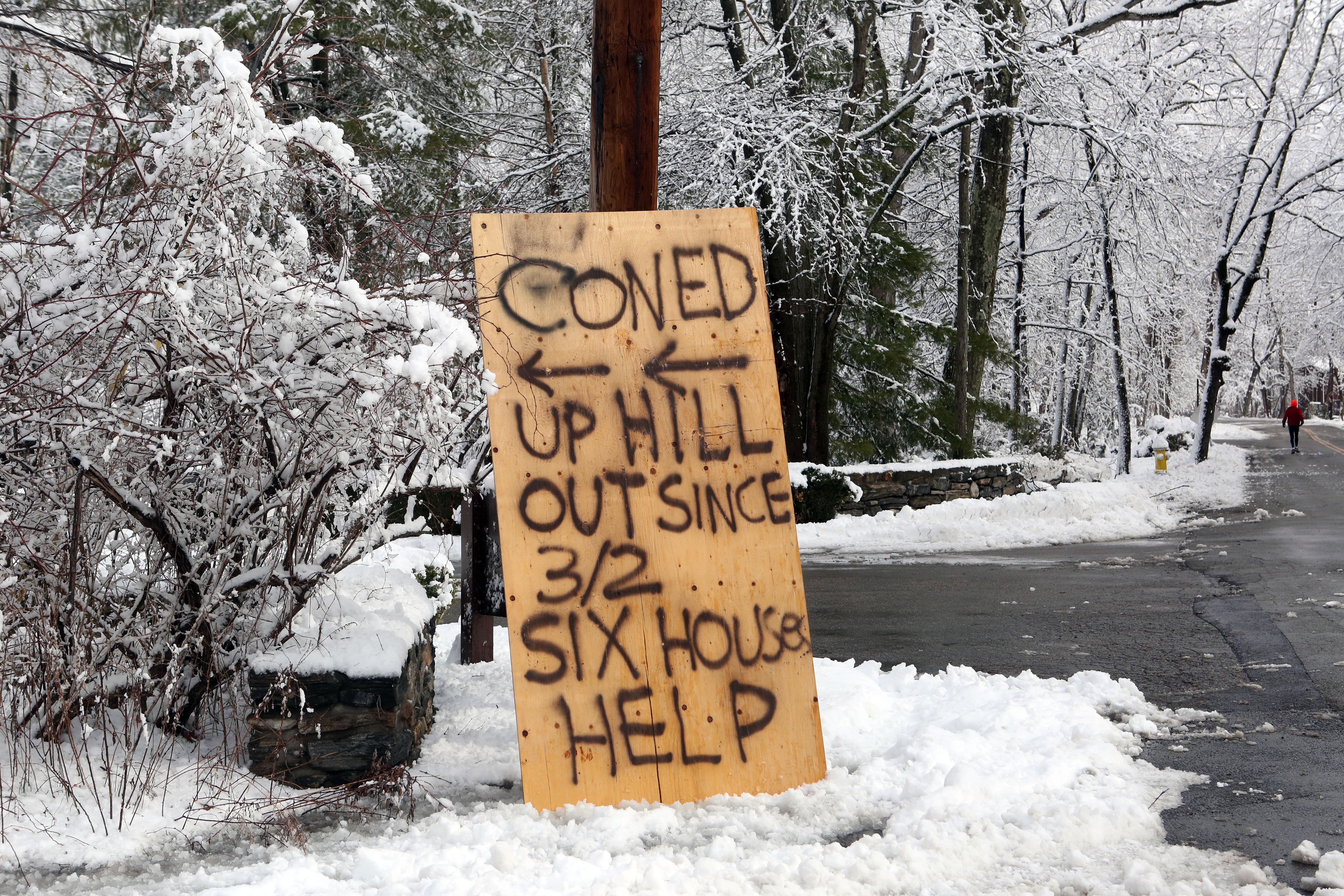 Power outage 'help' sign