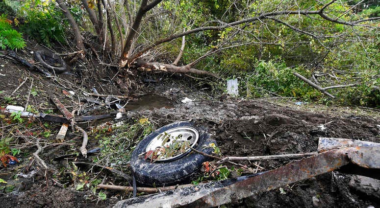 Debris after fatal limo crash