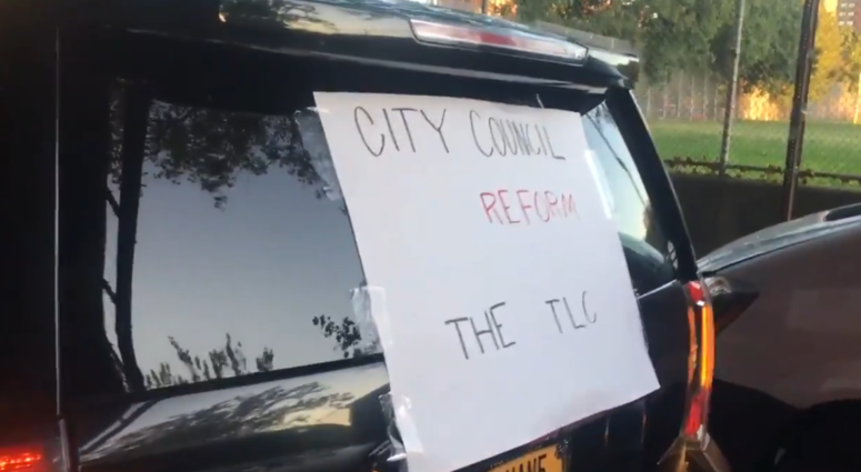 Uber and Lyft drivers protest changes in the apps Uber and Lyft drivers protest changes in the apps