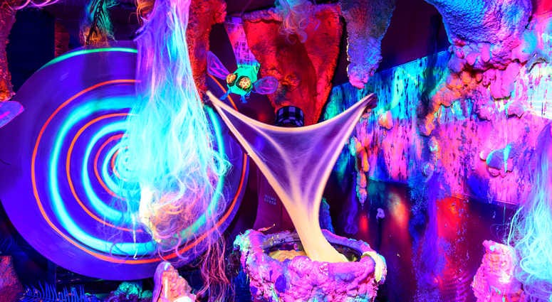 Glow in the dark slime Glow in the dark slime