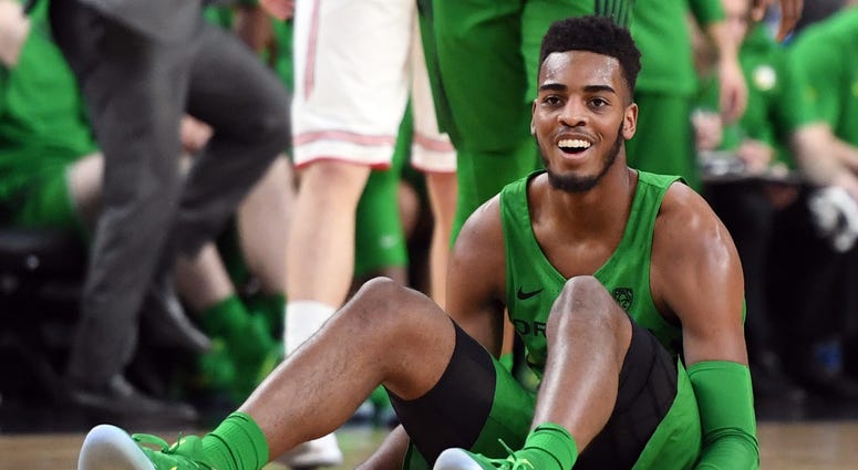 Troy Brown appears in a game for the Oregon Ducks Troy_Brown_Oregon