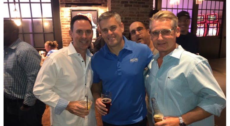 Junkies Poker Open 2019 JP and some listeners at TAP Sports Bar (Ram with the photo bomb)
