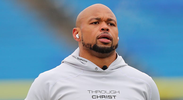 Lorenzo Alexander warming up before a December 2019 game against the Jets in his 13th NFL season Put Lorenzo Alexander in Redskins' Ring of Fame