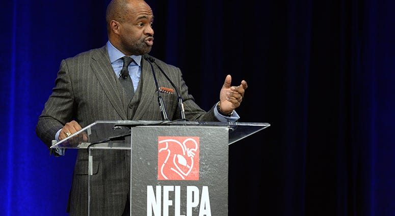 NFLPA executive director DeMaurice Smith holds a press conference NFL labor deal can still succeed