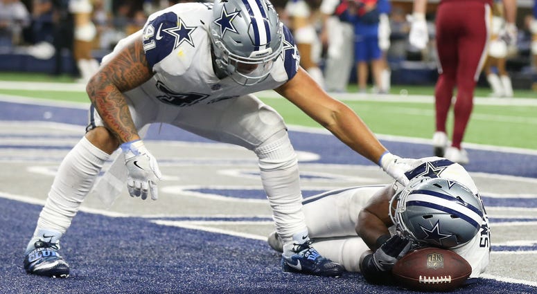 Rod Smith celebrates a fourth-quarter TD against the Redskins in Nov. 2017 Rod_Smith_Cowboys_Redskins