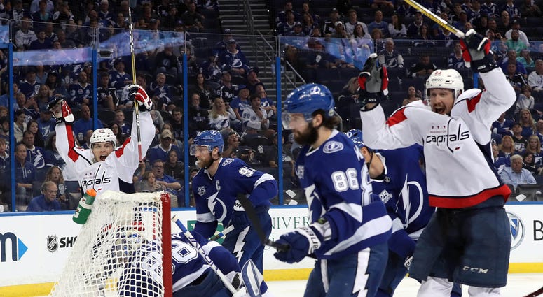Washington Capitals celebrate caps_lightning