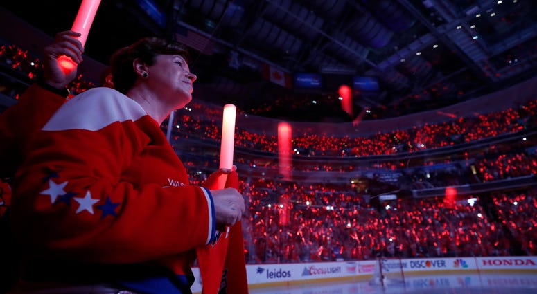Washington Capitals celebrate capitals_caps_fan