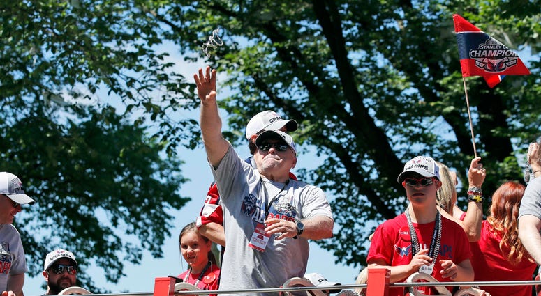 Barry Trotz rides in Stanley Cup championship parade Barry_Trotz_Stanley_Cup