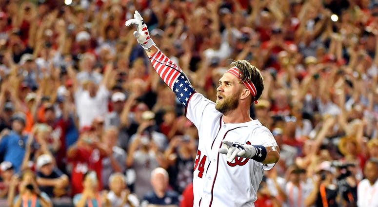 Bryce Harper celebrates winning the 2018 Home Run Derby Bryce_Harper_HR_Derby