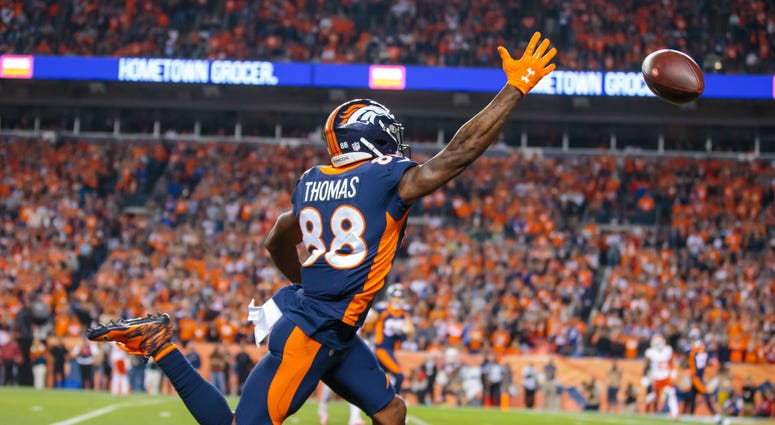 Demaryius Thomas is unable to catch an overthrown pass from Case Keenum Demaryius_Thomas