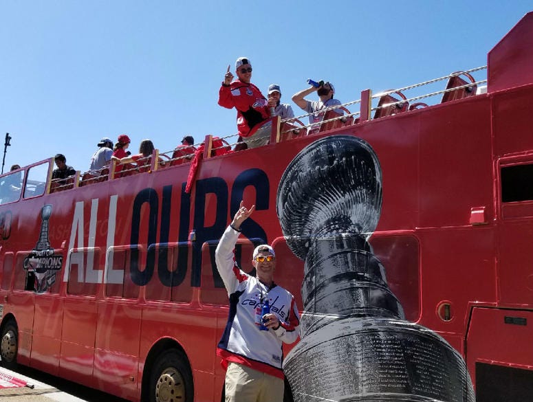 Bish poses for a photo with Stanley Cup champion Jakub Vrana Lurch_Vrana_Caps_Parade