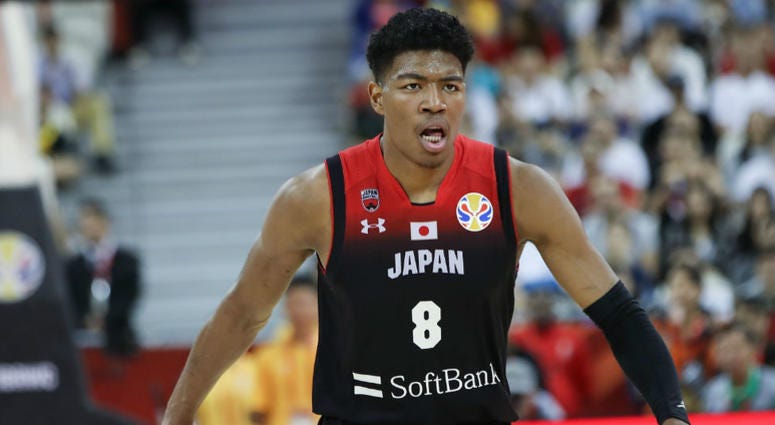 Rui Hachimura caught another body at World Cup. Rui Hachimura dunks all over Myles Turner