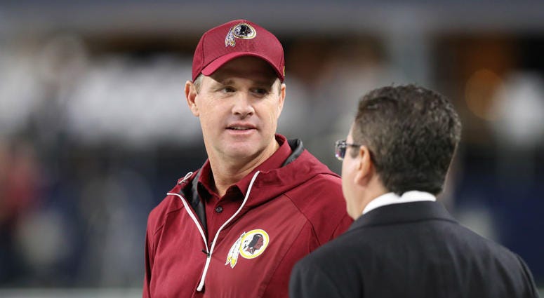 Redskins owner Daniel Snyder speaks with Jay Gruden. Redskins_Jay_Gruden