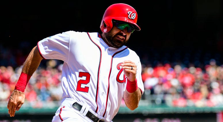 Adam Eaton runs the bases Adam_Eaton