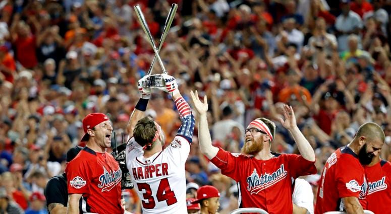 Bryce Harper celebrates with Nats teammates after winning 2018 Home Run Derby Bryce_Harper_Home_Run_Derby