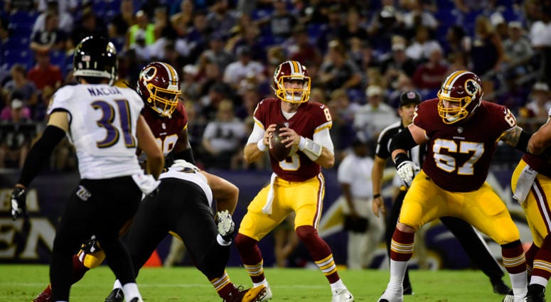 Kevin Hogan drops back to pass. Kevin_Hogan