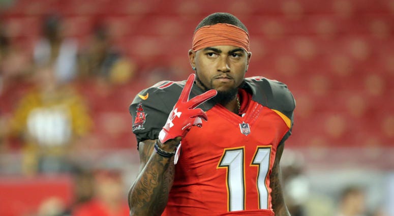 DeSean Jackson warms up prior to a game in Tampa DeSean_Jackson_Buccaneers
