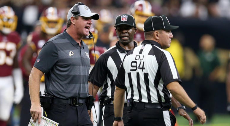 Jay Gruden speaks to officials. Jay_Gruden
