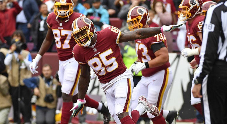 Redskins tight end Vernon Davis celebrates a touchdown. Vernon_Davis_Redskins