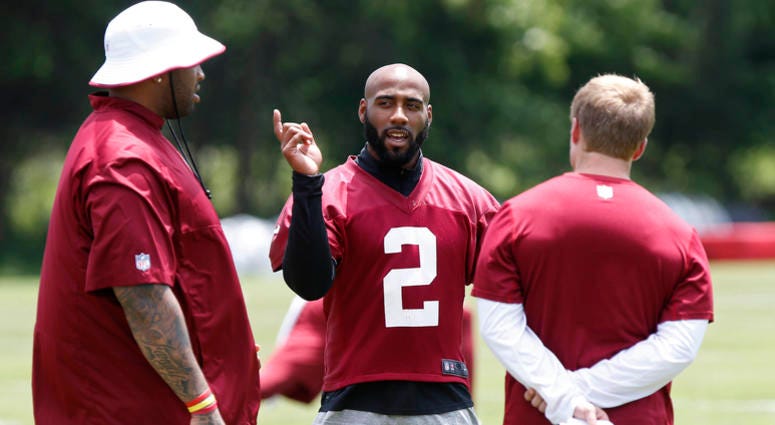 DeAngelo Hall as a member of the Washington Redskins in 2015. DeAngelo_Hall_Talking
