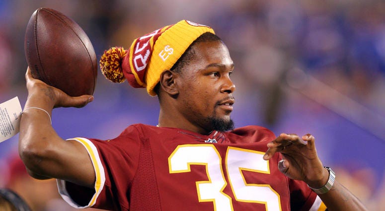 Kevin Durant in attendance at a Redskins game in 2015. Kevin_Durant_Redskins