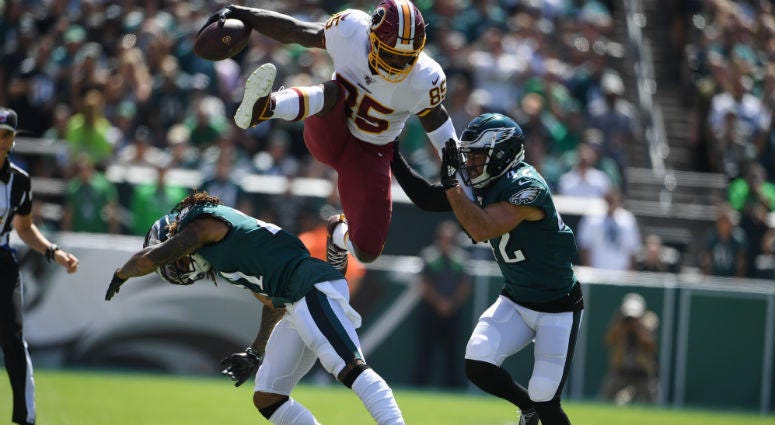 WATCH: Vernon Davis hurdles defender en route to 48-yard touchdown Vernon Davis hurdles defender en route to 48-yard touchdown
