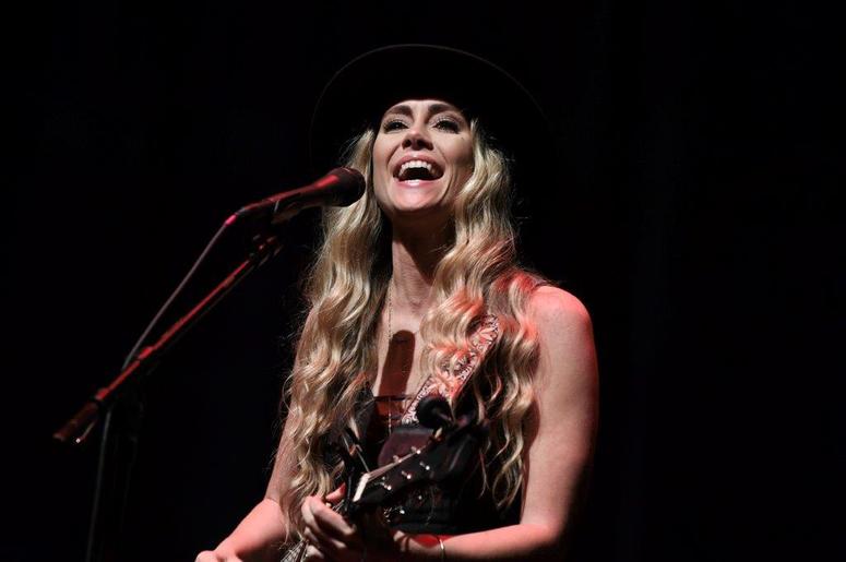 Carly Pearcet at KISS Country 99.9 Stars & Guitars Carly Pearce at KISS Country 99.9 Stars & Guitars