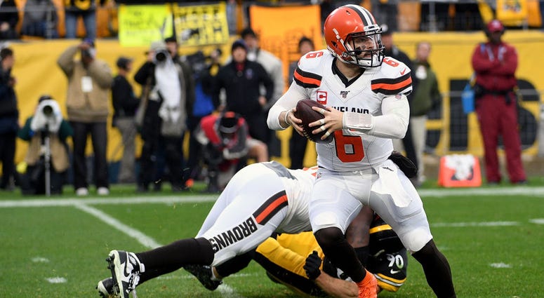 PITTSBURGH, PA - DECEMBER 01: Baker Mayfield #6 of the Cleveland Browns scrambles out of the pocket in the second quarter during the game against the Pittsburgh Steelers at Heinz Field on December 1, 2019 in Pittsburgh, Pennsylvania. (Photo by Justin Berl PITTSBURGH, PA - DECEMBER 01: Baker Mayfield #6 of the Cleveland Browns scrambles out of the pocket in the second quarter during the game against the Pittsburgh Steelers at Heinz Field on December 1, 2019 in Pittsburgh, Pennsylvania. (Photo by Justin Berl