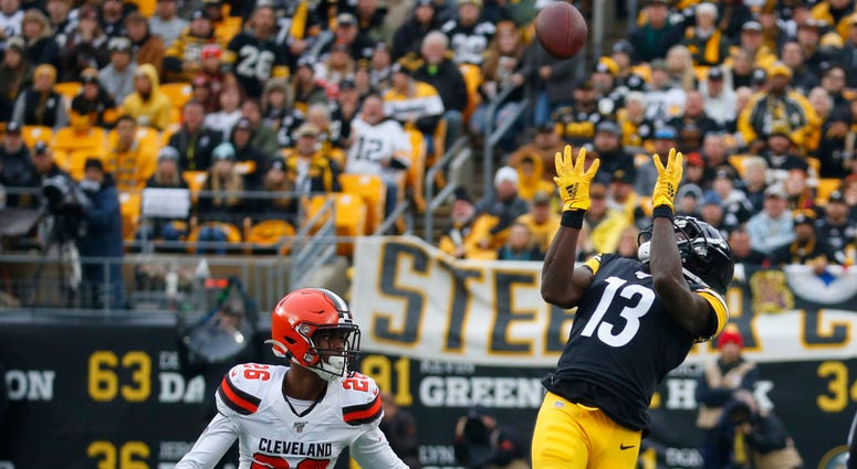 PITTSBURGH, PA - DECEMBER 01: James Washington #13 of the Pittsburgh Steelers makes a catch against Greedy Williams #26 of the Cleveland Browns in the first half on December 1, 2019 at Heinz Field in Pittsburgh, Pennsylvania. (Photo by Justin K. Aller/Get PITTSBURGH, PA - DECEMBER 01: James Washington #13 of the Pittsburgh Steelers makes a catch against Greedy Williams #26 of the Cleveland Browns in the first half on December 1, 2019 at Heinz Field in Pittsburgh, Pennsylvania. (Photo by Justin K. Aller/Get