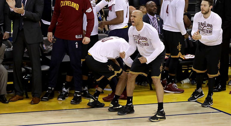 OAKLAND, CA - JUNE 19: Richard Jefferson #24 of the Cleveland Cavaliers and the bench react to a play against the Golden State Warriors in Game 7 of the 2016 NBA Finals at ORACLE Arena on June 19, 2016 in Oakland, California. NOTE TO USER: User expressly OAKLAND, CA - JUNE 19: Richard Jefferson #24 of the Cleveland Cavaliers and the bench react to a play against the Golden State Warriors in Game 7 of the 2016 NBA Finals at ORACLE Arena on June 19, 2016 in Oakland, California. NOTE TO USER: User expressly