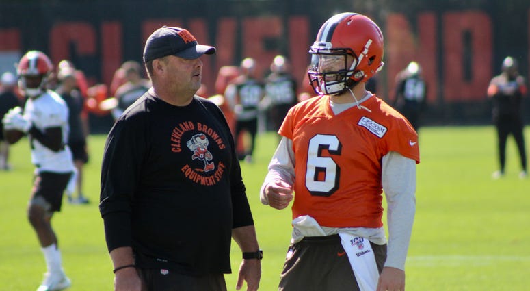 Browsn QB Baker Mayfield speaks with head coach Freddie Kitchens during practice on Sept. 27, 2019