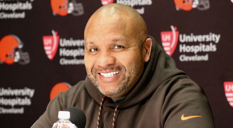 Browns head coach Hue Jackson speaks with reporters on April 17, 2018 Browns head coach Hue Jackson speaks with reporters on April 17, 2018