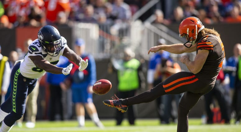 Oct 13, 2019; Cleveland, OH, USA; Seattle Seahawks wide receiver David Moore (83) blocks a punt by Cleveland Browns punter Jamie Gillan (7) during the second quarter at FirstEnergy Stadium. Mandatory Credit: Scott R. Galvin-USA TODAY Sports Oct 13, 2019; Cleveland, OH, USA; Seattle Seahawks wide receiver David Moore (83) blocks a punt by Cleveland Browns punter Jamie Gillan (7) during the second quarter at FirstEnergy Stadium. Mandatory Credit: Scott R. Galvin-USA TODAY Sports