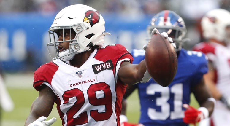Oct 20, 2019; East Rutherford, NJ, USA; Arizona Cardinals running back Chase Edmonds (29) rushes for a touchdown against the New York Giants during the first half at MetLife Stadium. Mandatory Credit: Noah K. Murray-USA TODAY Sports Oct 20, 2019; East Rutherford, NJ, USA; Arizona Cardinals running back Chase Edmonds (29) rushes for a touchdown against the New York Giants during the first half at MetLife Stadium. Mandatory Credit: Noah K. Murray-USA TODAY Sports