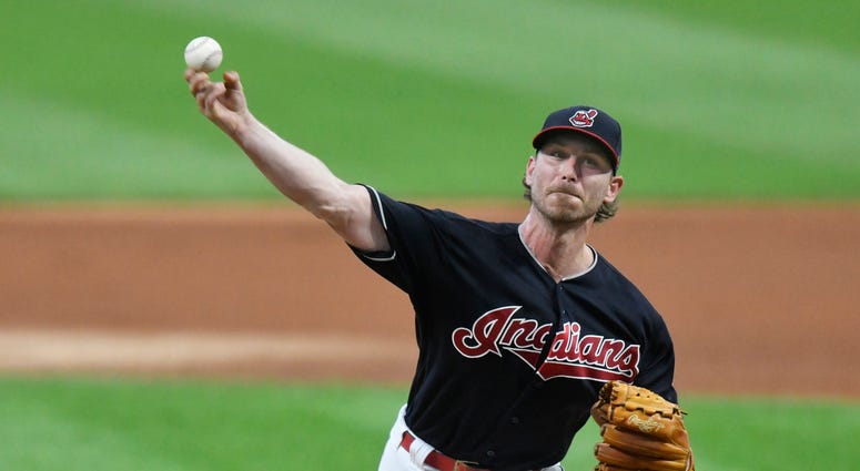 Sep 26, 2017; Cleveland, OH, USA; Cleveland Indians starting pitcher Josh Tomlin (43) delivers in the first inning against the Minnesota Twins at Progressive Field. Mandatory Credit: David Richard-USA TODAY Sports
