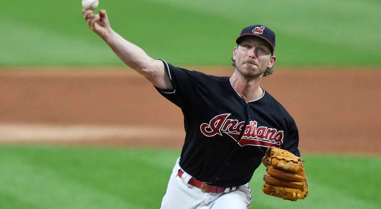 Sep 26, 2017; Cleveland, OH, USA; Cleveland Indians starting pitcher Josh Tomlin (43) delivers in the first inning against the Minnesota Twins at Progressive Field. Mandatory Credit: David Richard-USA TODAY Sports