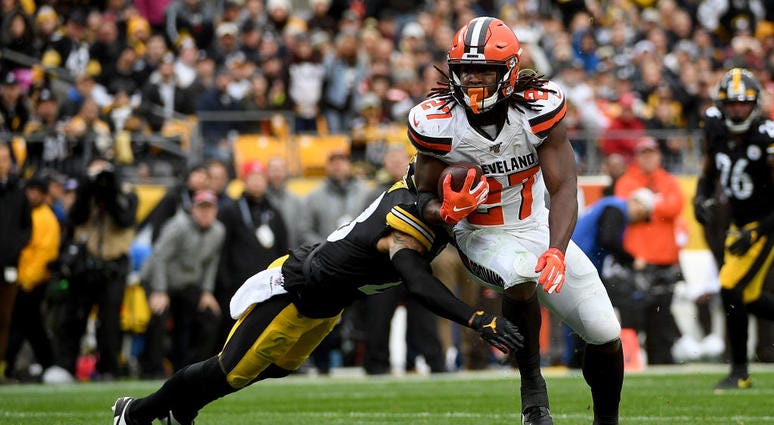 PITTSBURGH, PA - DECEMBER 01: Kareem Hunt #27 of the Cleveland Browns runs to the end zone for a 15-yard touchdown reception in the second quarter during the game against the Pittsburgh Steelers at Heinz Field on December 1, 2019 in Pittsburgh, Pennsylvan PITTSBURGH, PA - DECEMBER 01: Kareem Hunt #27 of the Cleveland Browns runs to the end zone for a 15-yard touchdown reception in the second quarter during the game against the Pittsburgh Steelers at Heinz Field on December 1, 2019 in Pittsburgh, Pennsylvan