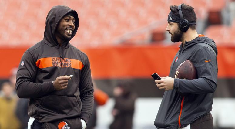 Dec 23, 2018; Cleveland, OH, USA; Cleveland Browns quarterbacks Tyrod Taylor (left) and Baker Mayfield talk during warmups before the game against the Cincinnati Bengals at FirstEnergy Stadium. Mandatory Credit: Scott R. Galvin-USA TODAY Sports Dec 23, 2018; Cleveland, OH, USA; Cleveland Browns quarterbacks Tyrod Taylor (left) and Baker Mayfield talk during warmups before the game against the Cincinnati Bengals at FirstEnergy Stadium. Mandatory Credit: Scott R. Galvin-USA TODAY Sports
