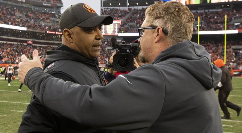 Dec 23, 2018; Cleveland, OH, USA; Cincinnati Bengals head coach Marvin Lewis (left) congratulates Cleveland Browns head coach Gregg Williams on the win after the game at FirstEnergy Stadium. Mandatory Credit: Scott R. Galvin-USA TODAY Sports Dec 23, 2018; Cleveland, OH, USA; Cincinnati Bengals head coach Marvin Lewis (left) congratulates Cleveland Browns head coach Gregg Williams on the win after the game at FirstEnergy Stadium. Mandatory Credit: Scott R. Galvin-USA TODAY Sports