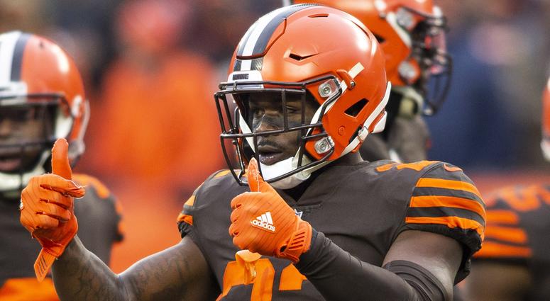 Dec 23, 2018; Cleveland, OH, USA; Cleveland Browns free safety Jabrill Peppers (22) gives two thumbs up to the sideline during the second quarter against the Cincinnati Bengals at FirstEnergy Stadium. Mandatory Credit: Scott R. Galvin-USA TODAY Sports Dec 23, 2018; Cleveland, OH, USA; Cleveland Browns free safety Jabrill Peppers (22) gives two thumbs up to the sideline during the second quarter against the Cincinnati Bengals at FirstEnergy Stadium. Mandatory Credit: Scott R. Galvin-USA TODAY Sports